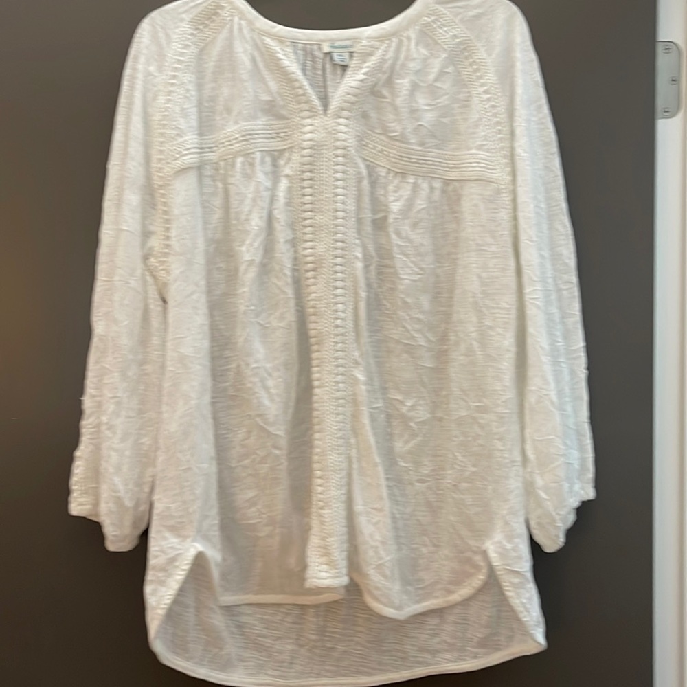 White on white crinkle top. New with tags from Sundance.
